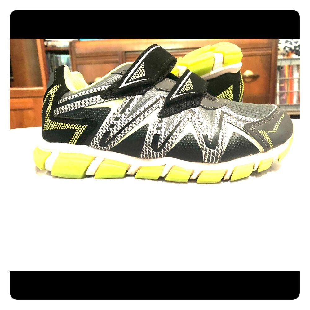 Boys Athletic brand tennis shoes